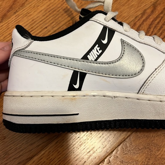 Nike Air Sneakers - Picture 4 of 4